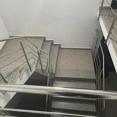Apartament 2 Camere Tirgu Jiu ทาร์กู จิอู ภายนอก รูปภาพ