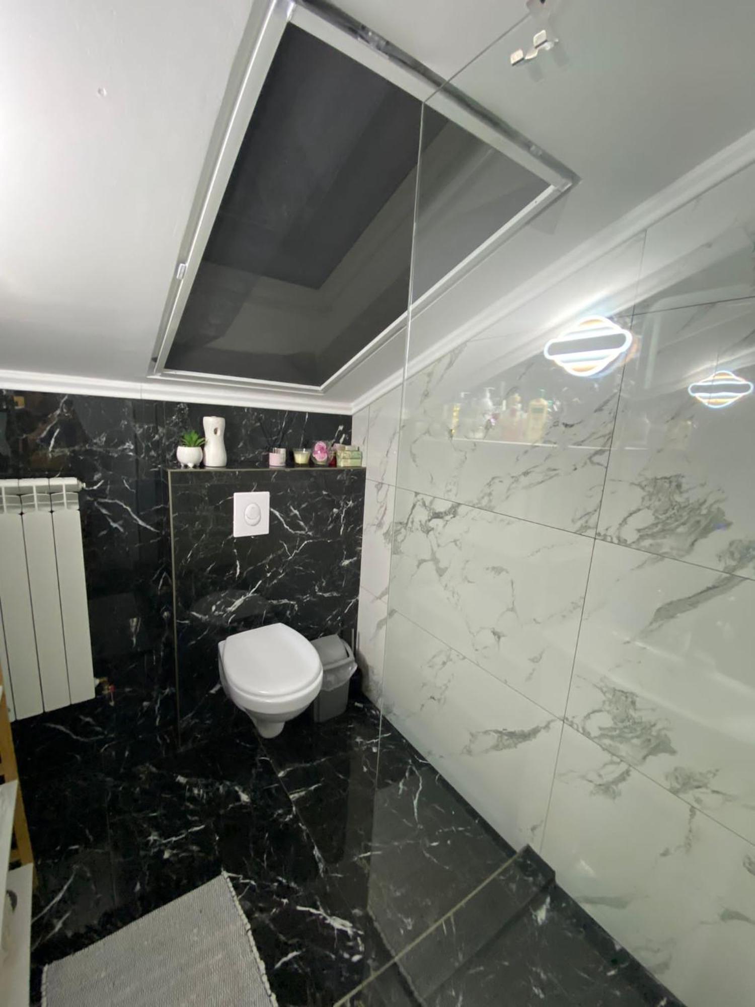 Apartament 2 Camere Tirgu Jiu ทาร์กู จิอู ภายนอก รูปภาพ