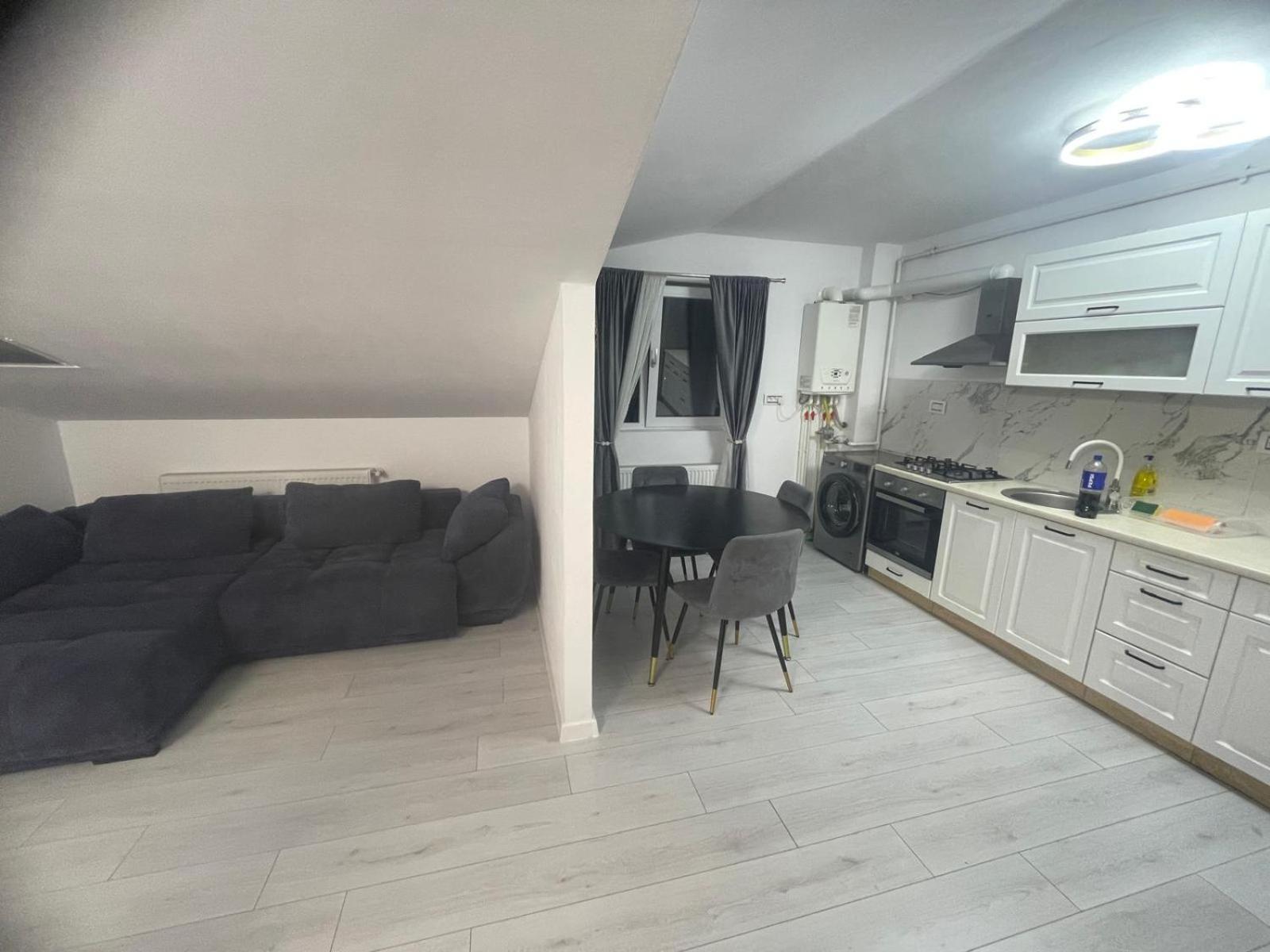 Apartament 2 Camere Tirgu Jiu ทาร์กู จิอู ภายนอก รูปภาพ